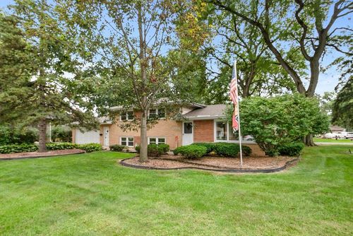 7213 W 109th St, Worth, IL, 60482-1107 | Card Image