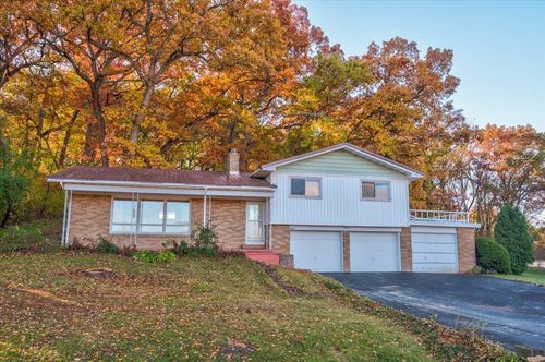 3187 Siggelkow Rd, McFarland, WI, 53558-9637 | Card Image