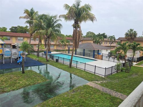 b35-101 Ne 41st St, Oakland Park, FL, 33334-1338 | Card Image