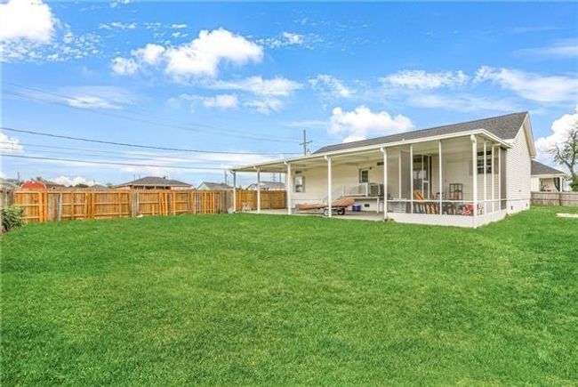 2005 Center St, House other with 3 bedrooms, 2 bathrooms and null parking in Arabi LA | Image 13