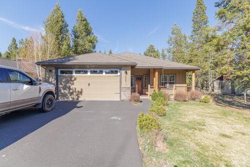 16802 Pony Express Way, Bend, OR, 97707-2252 | Card Image
