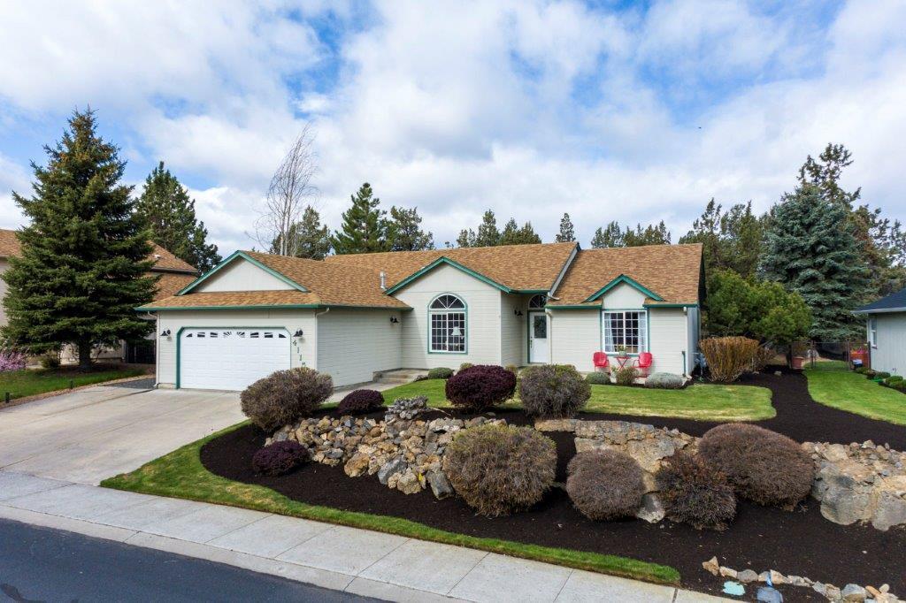 Ben Hogan Dr, Redmond, OR 97756