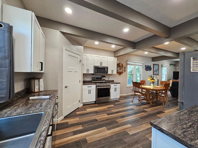 411 W Main St, House other with 4 bedrooms, 2 bathrooms and null parking in Pipestone MN | Image 11