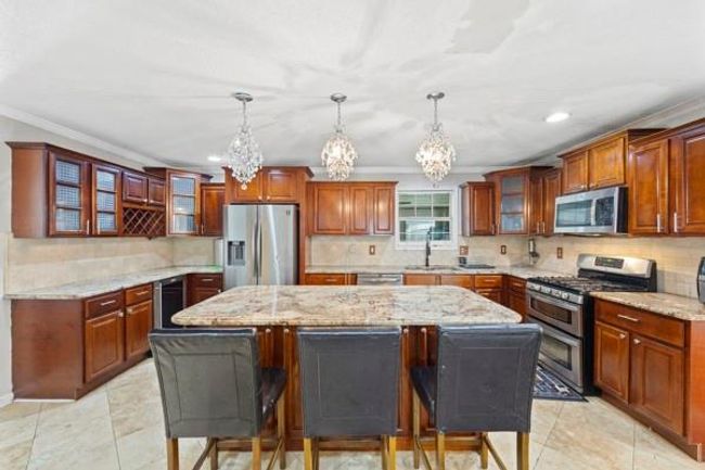 553 Hamlet Dr, House other with 6 bedrooms, 4 bathrooms and null parking in Hampton GA | Image 4