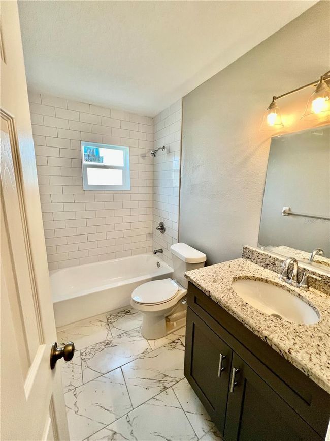 2102 W Palmetto St, Home with 4 bedrooms, 2 bathrooms and null parking in TAMPA FL | Image 9