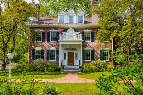 b-39 Elm St, Woodstock, VT, 05091-1011 | Card Image