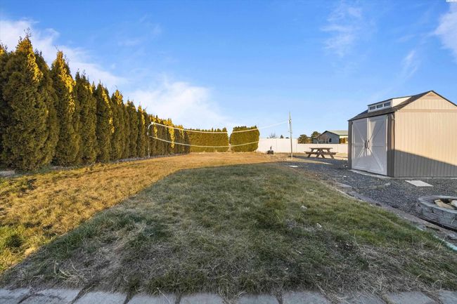249 Sunshine Cir Sw, Home with 3 bedrooms, 2 bathrooms and null parking in Mattawa WA | Image 17