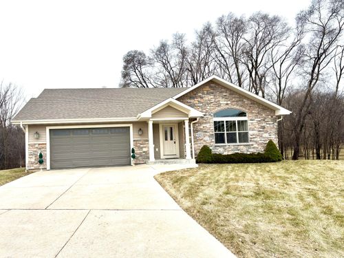 6183 S 40th St, Greenfield, WI, 53221-4557 | Card Image