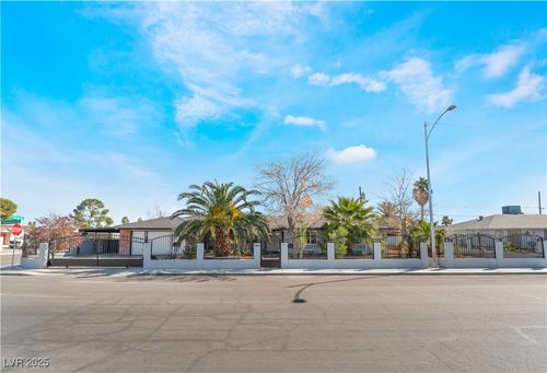 1920 Parkchester Dr, Las Vegas, NV, 89108-2010 | Card Image