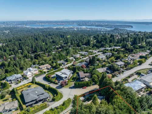 661 Andover Cres, West Vancouver, BC, V7S1Y4 | Card Image