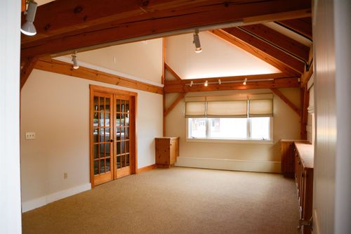 1-207 Main St, New London, NH, 03257-7806 | Card Image