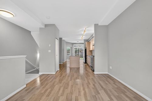 7-5881 Irmin St, Burnaby, BC, V5J0C5 | Card Image