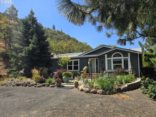 6412 Cherry Heights Rd, The Dalles, OR, 97058-7516 | Card Image