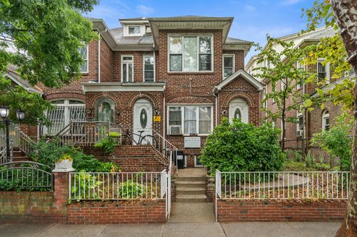 33-32 89th St, Jackson Heights, NY, 11372-1665 | Card Image