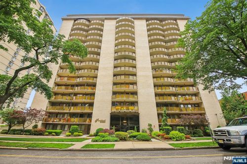 150 Overlook, Hackensack, NJ, 07601 | Card Image