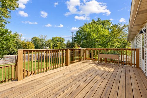 990 Brush Hill Ln, Lake Zurich, IL, 60047-2610 | Card Image
