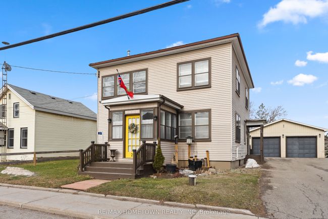 28 Centre St, House other with 4 bedrooms, 1 bathrooms and 4 parking in Edwardsburgh ON | Image 4
