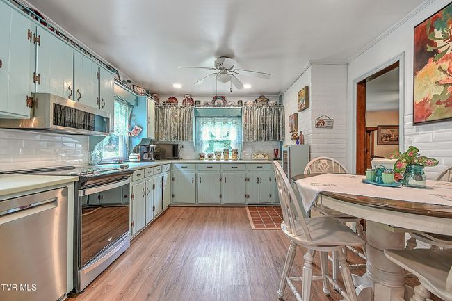 24483 Cave Creek Rd, House other with 5 bedrooms, 3 bathrooms and null parking in Abingdon VA | Image 21