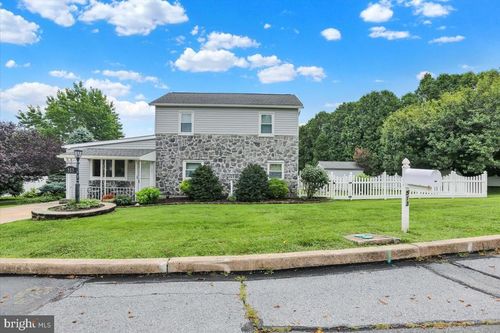 513 Pershing Blvd, READING, PA, 19607-1414 | Card Image