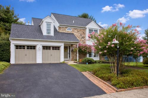 704 Campus Dr, Perkasie, PA, 18944-2396 | Card Image