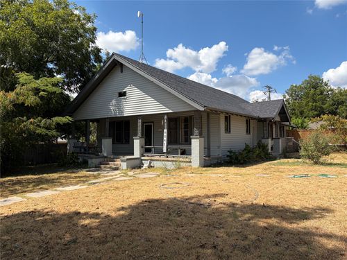 704 W Walcott Ave, Comanche, TX, 76442-2274 | Card Image