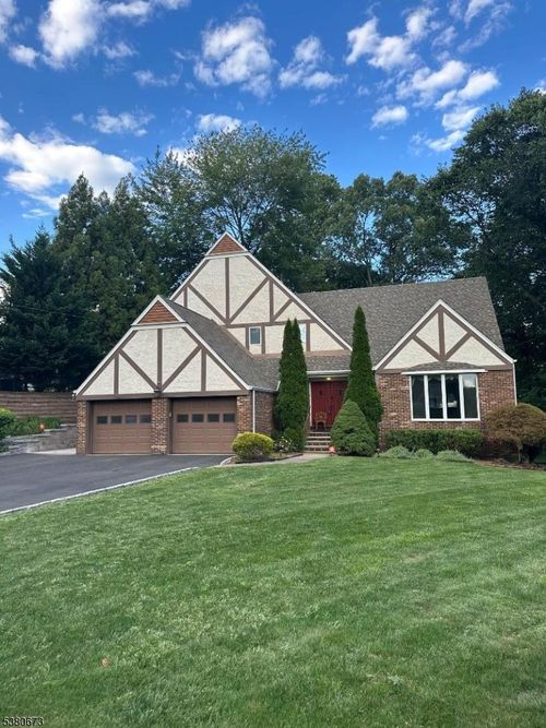 242 Juniper Way, Mountainside, NJ, 07092-1713 | Card Image