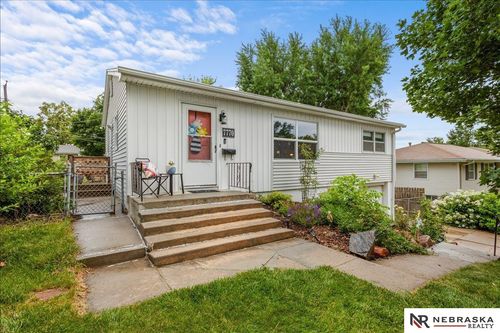 7770 Franklin Street, Omaha, NE, 68114 | Card Image