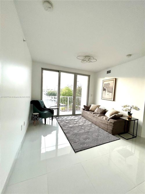 apt-202-2651 Ne 212th Ter, Aventura, FL, 33180-1145 | Card Image