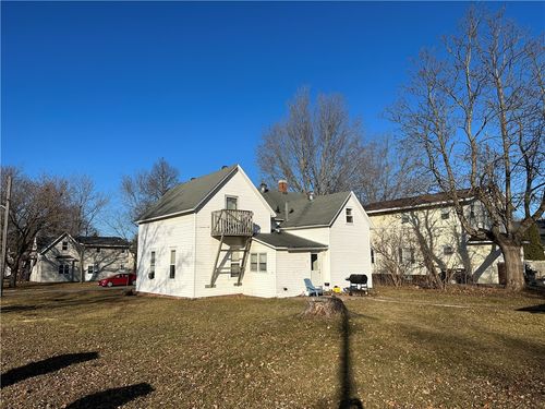 1620 6th St E, Menomonie, WI, 54751-3335 | Card Image