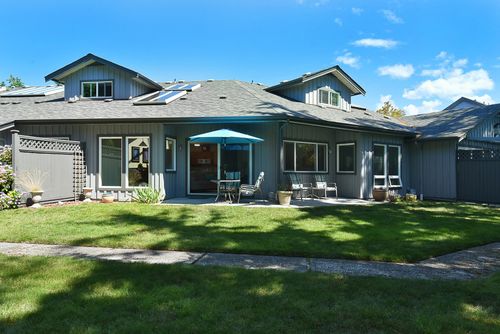 11-5761 Wharf Ave, Sechelt, BC, V7Z0H5 | Card Image