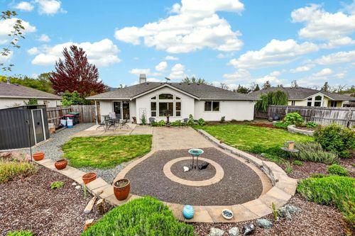 148 Meadow View Dr, Phoenix, OR, 97535-9431 | Card Image