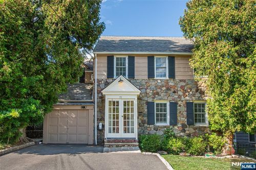 77 Forest Hill Rd, West Orange, NJ, 07052-4519 | Card Image