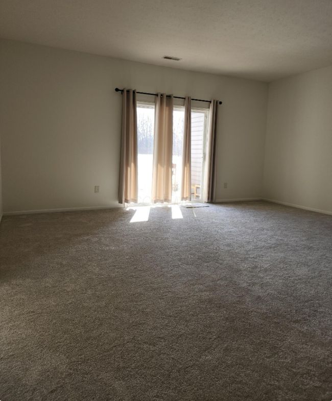 6547 Dorothys Crk, Condo with 2 bedrooms, 2 bathrooms and null parking in Canal Winchester OH | Image 10