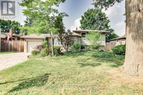 79 Mendip Cres, London, ON, N6E1H2 | Card Image