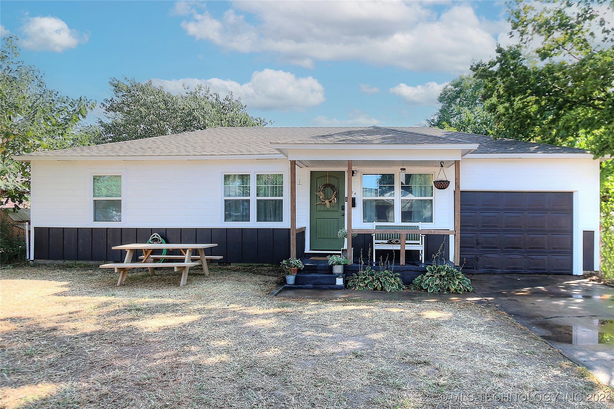 6th St, Owasso, OK 74055