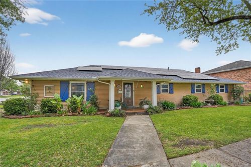 45 E Carmack Dr, Chalmette, LA, 70043-4637 | Card Image