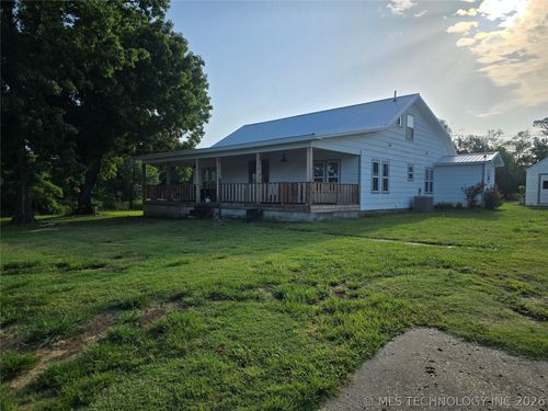 2000 4th St, Pawnee, OK, 74058-5039 | Card Image