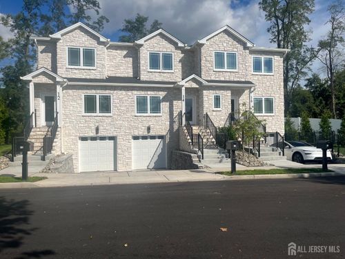 12 Moyse Pl, Edison, NJ, 08820-1513 | Card Image