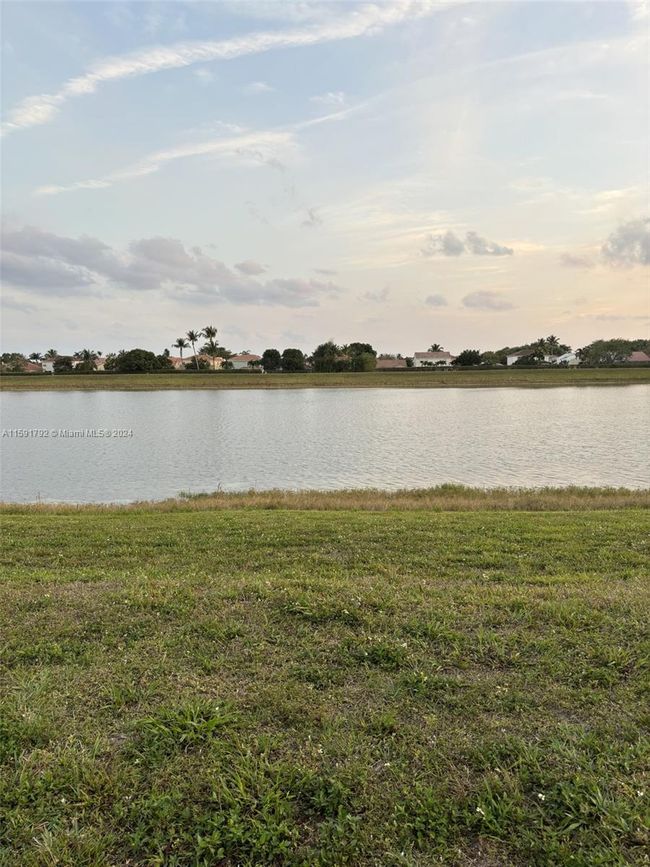 10664 Oak Lake Way, House other with 4 bedrooms, 2 bathrooms and null parking in Boca Raton FL | Image 17