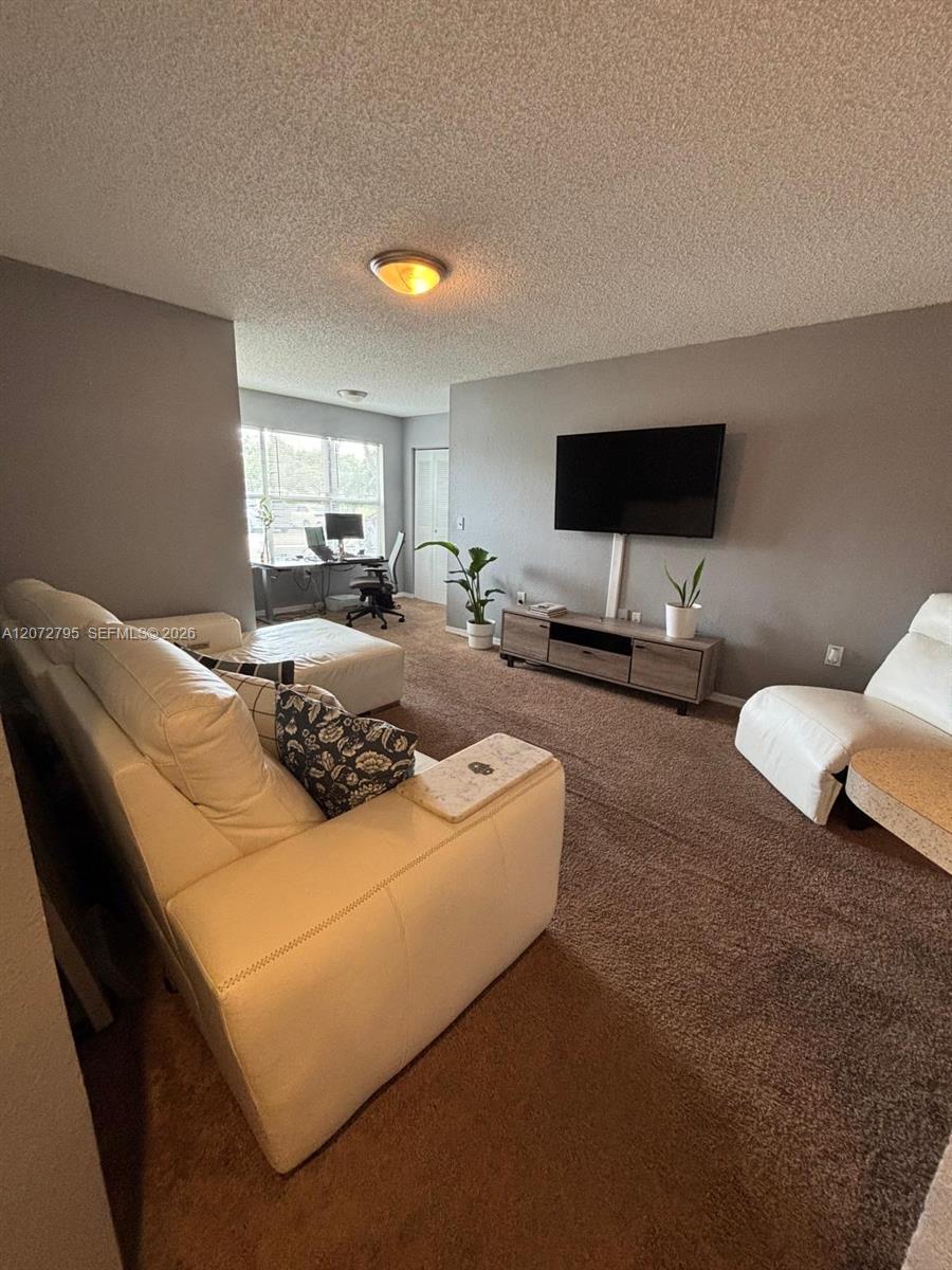Residential Lease in Sunrise 3