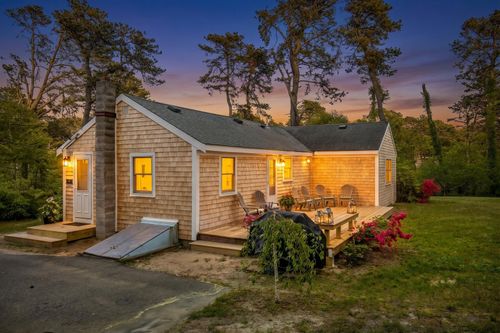15 Barker St, Wellfleet, MA, 02667-8651 | Card Image