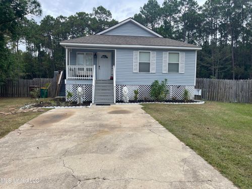 812 Red Fox Rd, Pass Christian, MS, 39571-4148 | Card Image