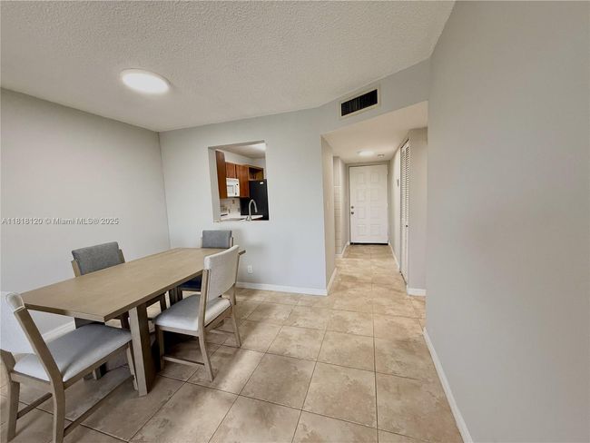 APT-507 - 8550 N Sherman Cir, Condo with 2 bedrooms, 2 bathrooms and null parking in Miramar FL | Image 6