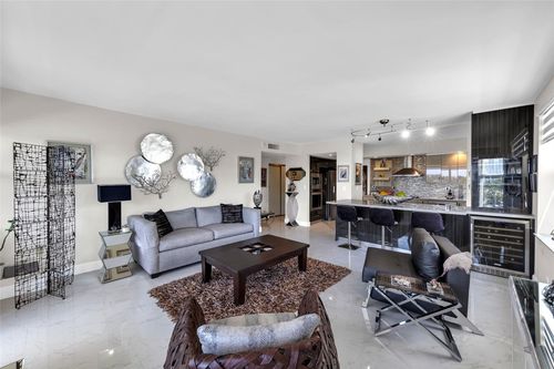 apt-516-3200 Ne 36th St, Fort Lauderdale, FL, 33308-6743 | Card Image