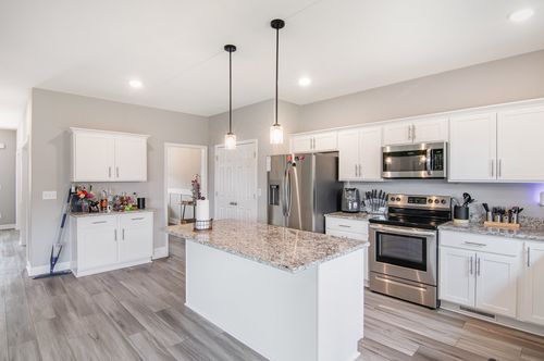 537 Bloomington Trce, Clarksville, TN, 37042-2929 | Card Image