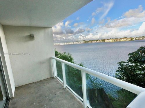 apt-202w-1301 Ne Miami Gardens Dr, Miami, FL, 33179-0005 | Card Image