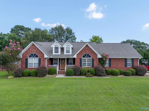 82 Drury Ln, Albertville, AL, 35950-6201 | Card Image