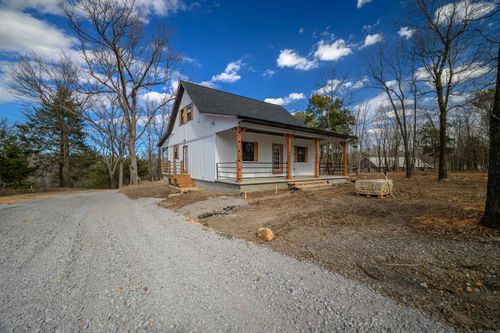 372 County Line Rd, Locust Grove, AR, 72550-9515 | Card Image