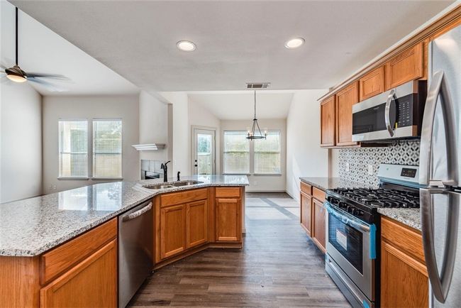 150 Bailey Loop, House other with 4 bedrooms, 3 bathrooms and 4 parking in Kyle TX | Image 6