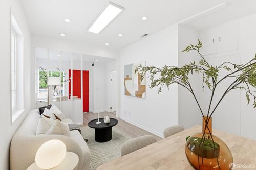 745 Vienna St, San Francisco, CA, 94112-3528 | Card Image